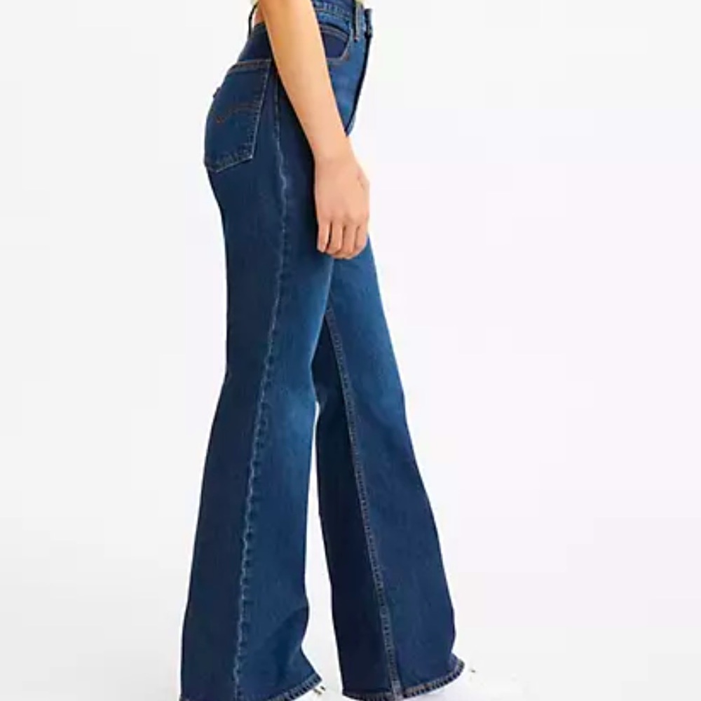 NWOT Levi’s 70’s High Rise Flare Woman’s Jeans size 27